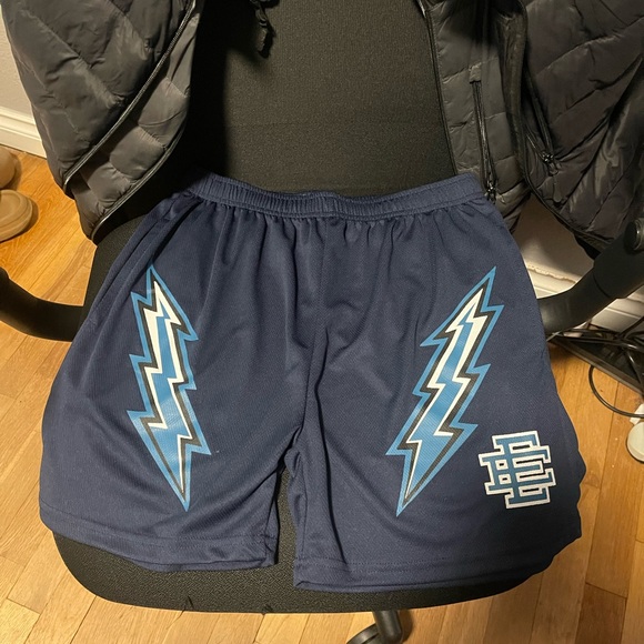 Eric Emmanuel shorts size L